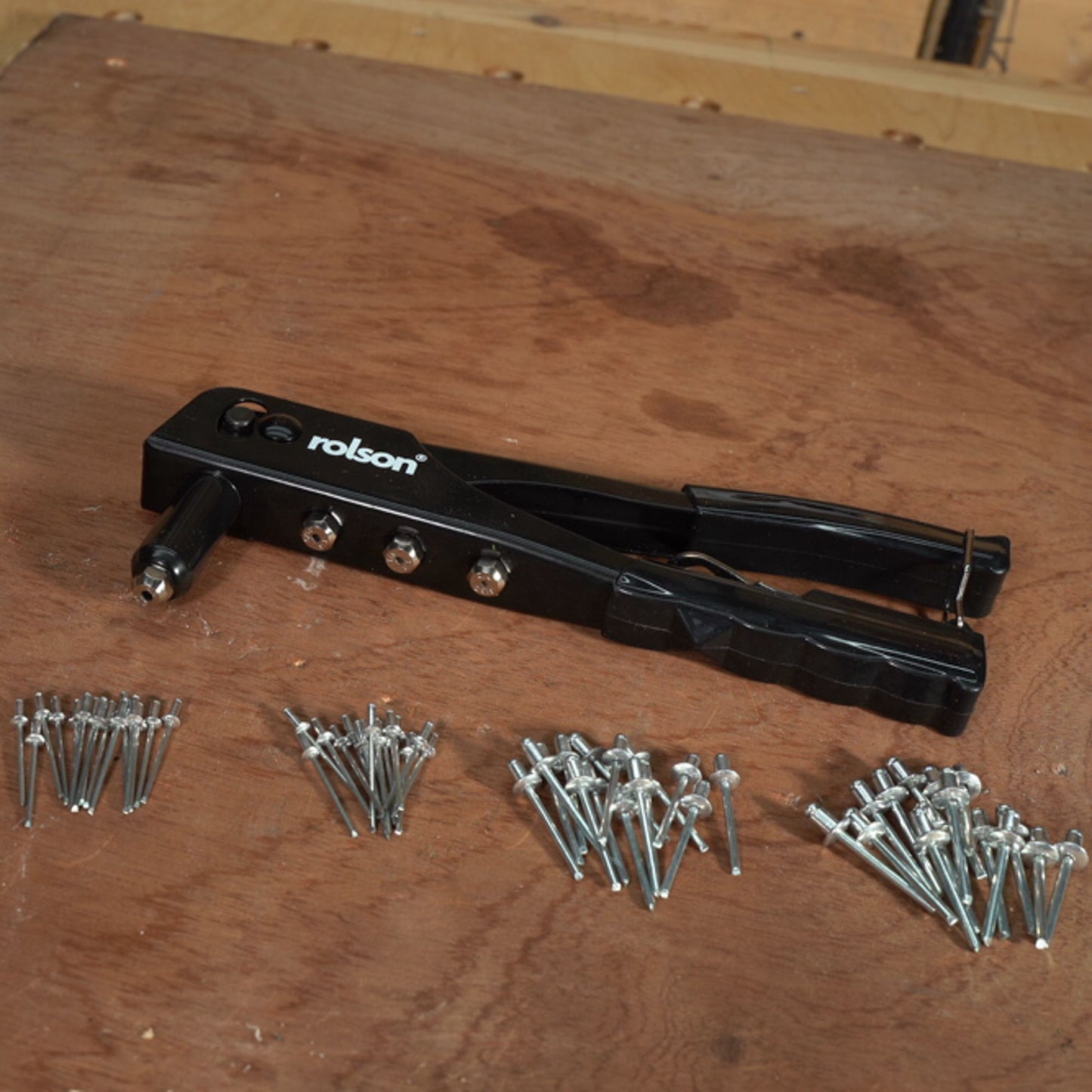 Rivet Gun with 4 head sizes and 60 Rivets